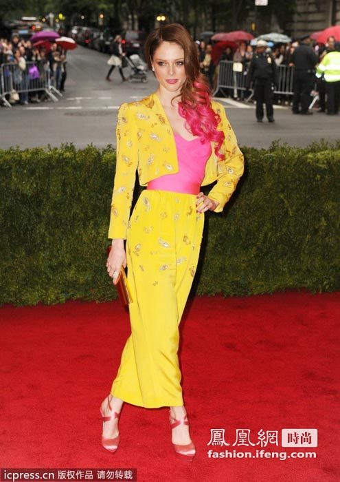 ��־����PͼŮģ������ Ļ��ϸ���ع�