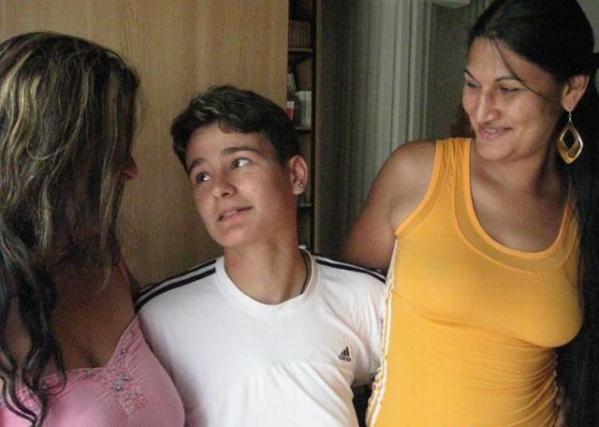 ���򣺾�ͷ�µ����Ů���˼������ͼ��